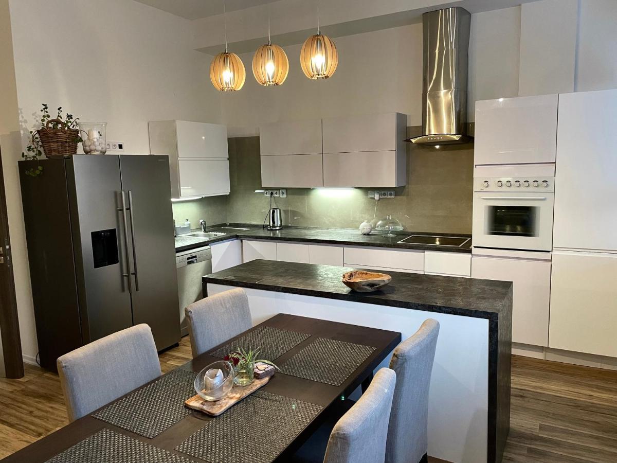 Apartman Az Pro 8 Osob Humpolec Eksteriør billede